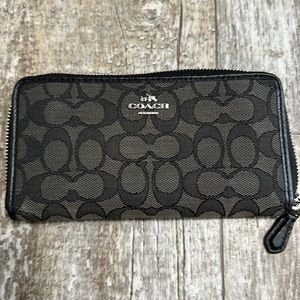 Like new coach wallet